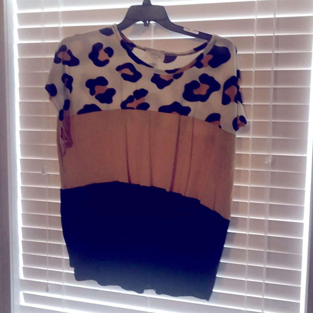 Plus size Leopard tee. With front tie.